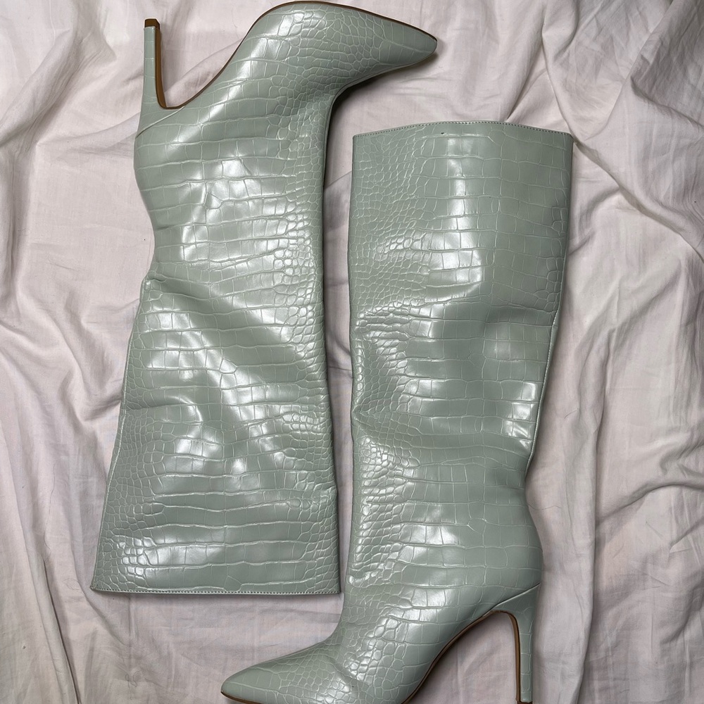Missguided sage mock croc boots